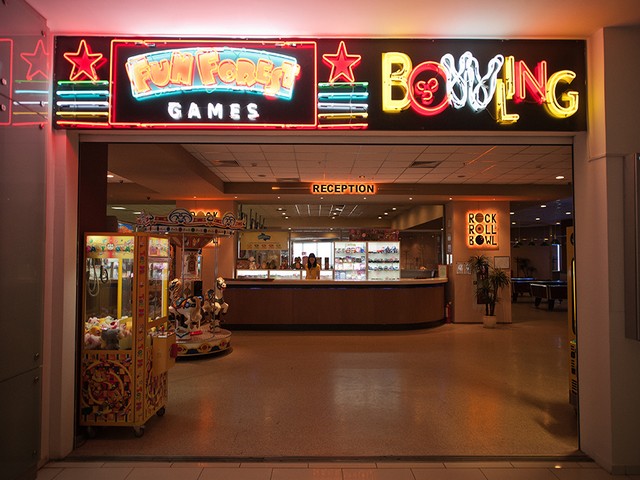 Aparate de joc la Rock&Roll Bowling